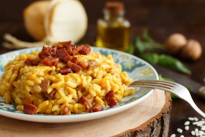 Confira a receita de Risoto de bacon