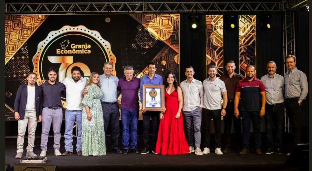 Cobb-Vantress homenageia Granja Econômica por seus 70 anos e pela vitória na premiação Melhores Lotes do Paraná
