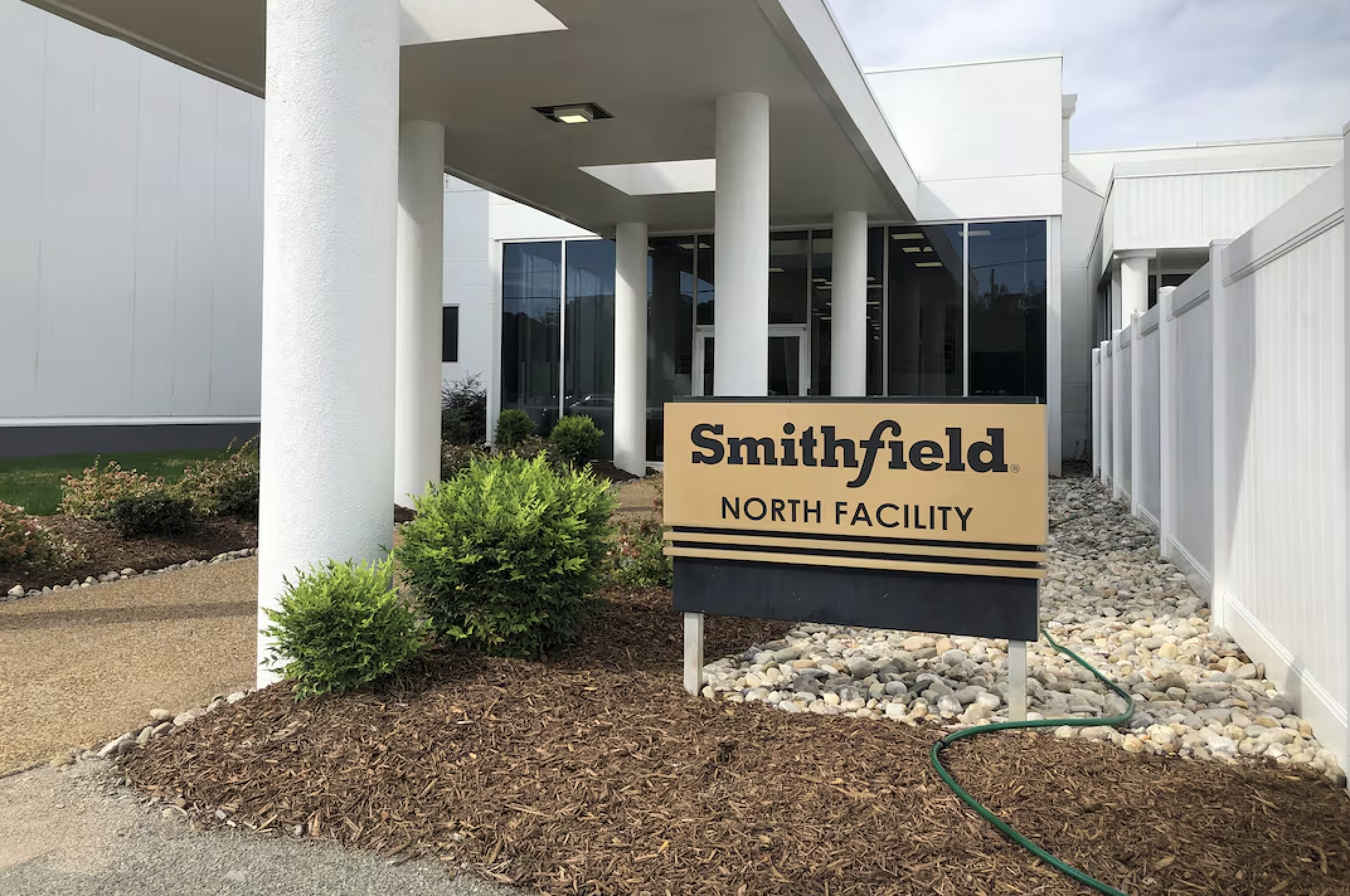 Smithfield Foods mantém fábricas de carne suína dos EUA abertas, mesmo com previsão de tarifas