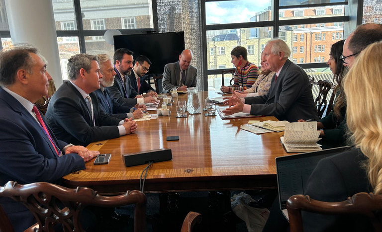 Mapa discute pauta bilateral, amplia parcerias e destaca sustentabilidade em Missão ao Reino Unido