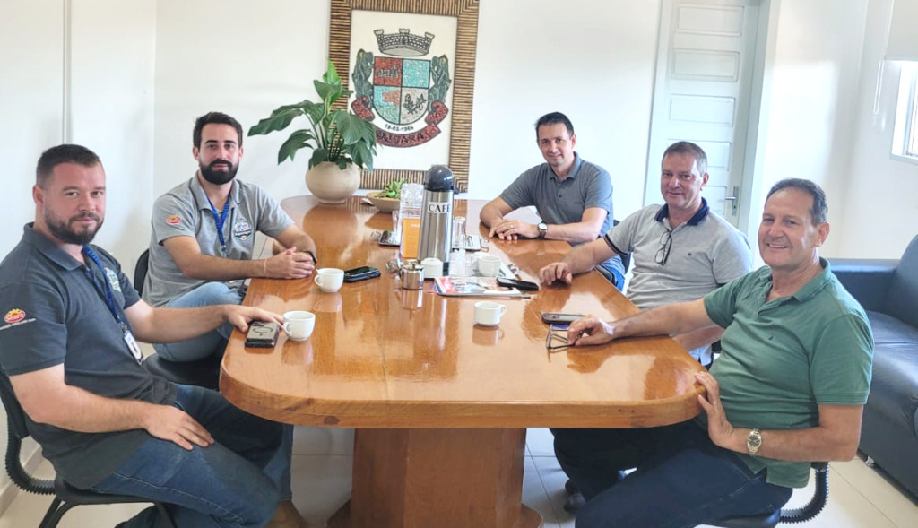 Município de Caiçara impulsiona suinocultura com terraplanagem grátis