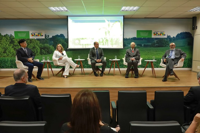 Mapa e parceiros debatem o futuro do Sistema Plantio Direto no Brasil