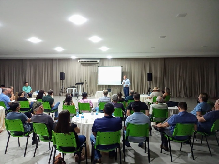 CNA e Famato promovem ciclo de palestras sobre aves e suínos em Mato Grosso