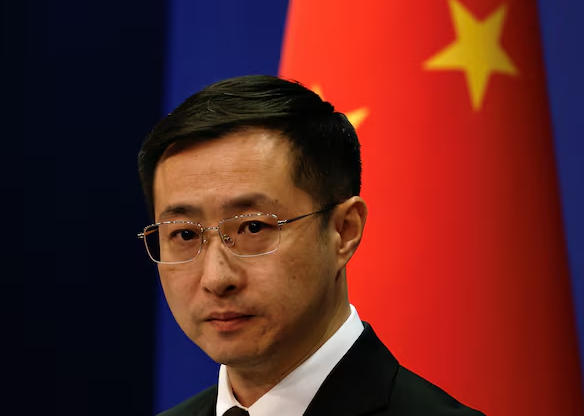 China critica tarifas dos EUA como ato de intimidação e incentiva outros a continuarem dialogando