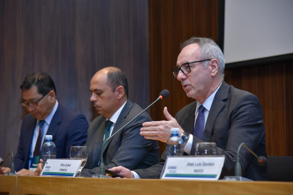 Frimesa representa o cooperativismo em evento do BNDES