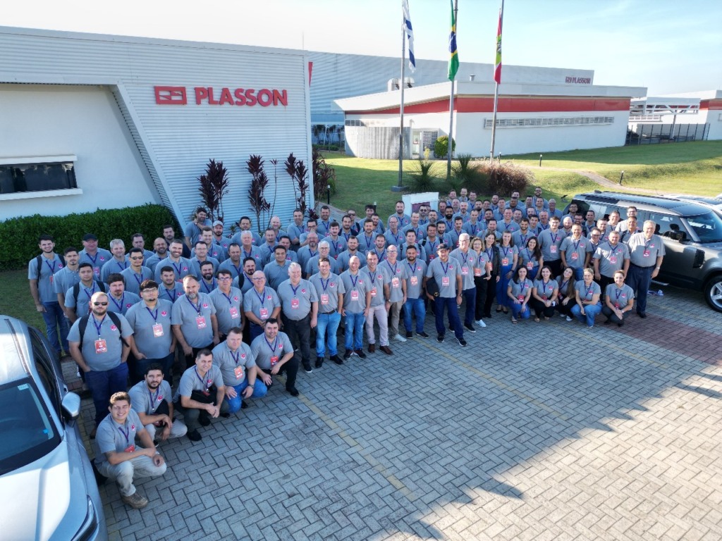 Encontro de Avicultura “Eu sou + Plasson” reúne mais de 100 representantes em Criciúma (SC)