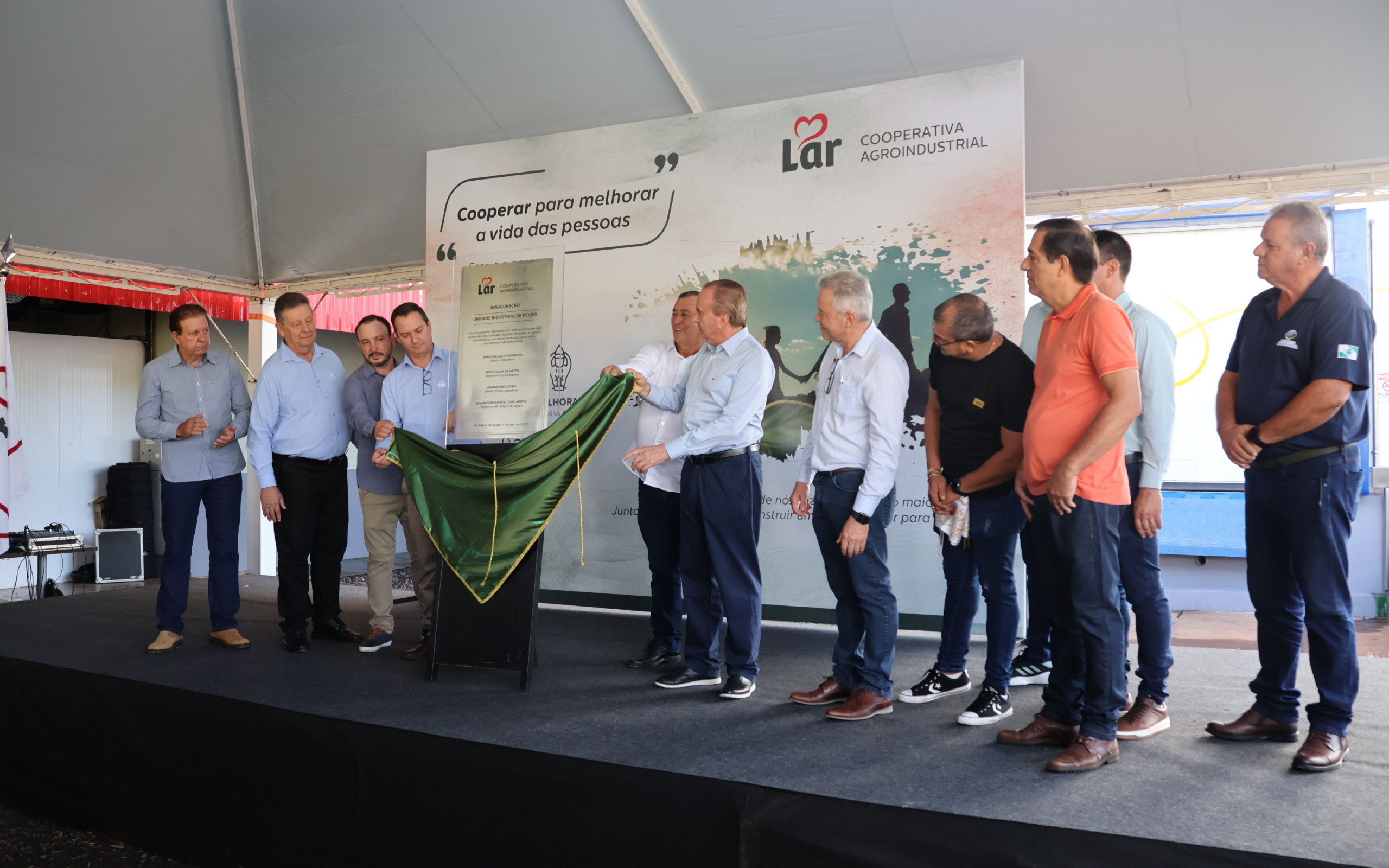 Lar Cooperativa expande suas atividades com Unidade Industrial de Peixes e entra no mercado da piscicultura Lar Cooperativa expande suas atividades com Unidade Industrial de Peixes e entra no mercado da piscicultura