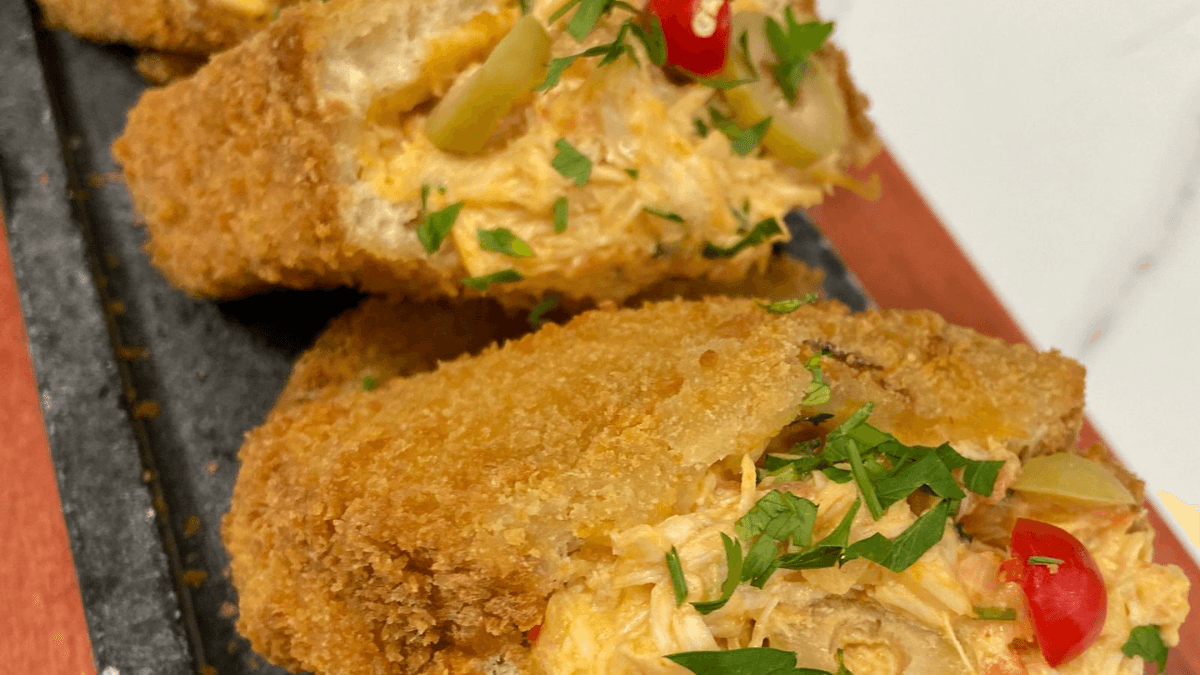 Confira essa deliciosa receita de sanduíche frito com frango cremoso para o fim de semana! Confira essa deliciosa receita de sanduíche frito com frango cremoso para o fim de semana!