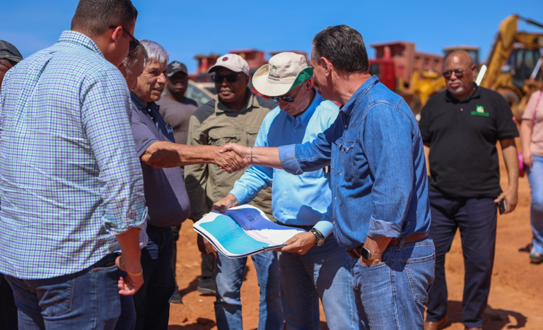 Ministro Carlos Fávaro destaca oportunidades para o agro brasileiro em Angola