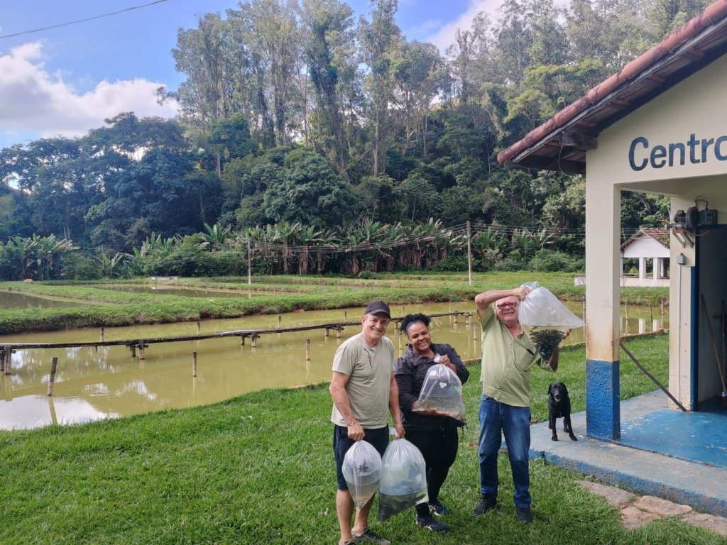 FIPERJ realiza ação de fomento à aquicultura com distribuição de alevinos na região Centro-Sul Fluminense FIPERJ realiza ação de fomento à aquicultura com distribuição de alevinos na região Centro-Sul Fluminense