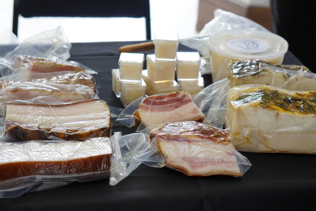 Adapar anuncia portaria inédita para regulamentar criação do Porco Moura no Paraná