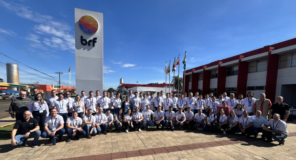 BRF e Aviagen promovem imersão técnica sobre manejo de inverno e reprodução em Chapecó (SC)