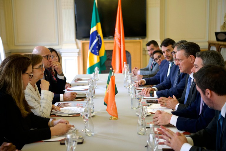 Na sede da OMSA, Fávaro defende regionalização crises sanitárias