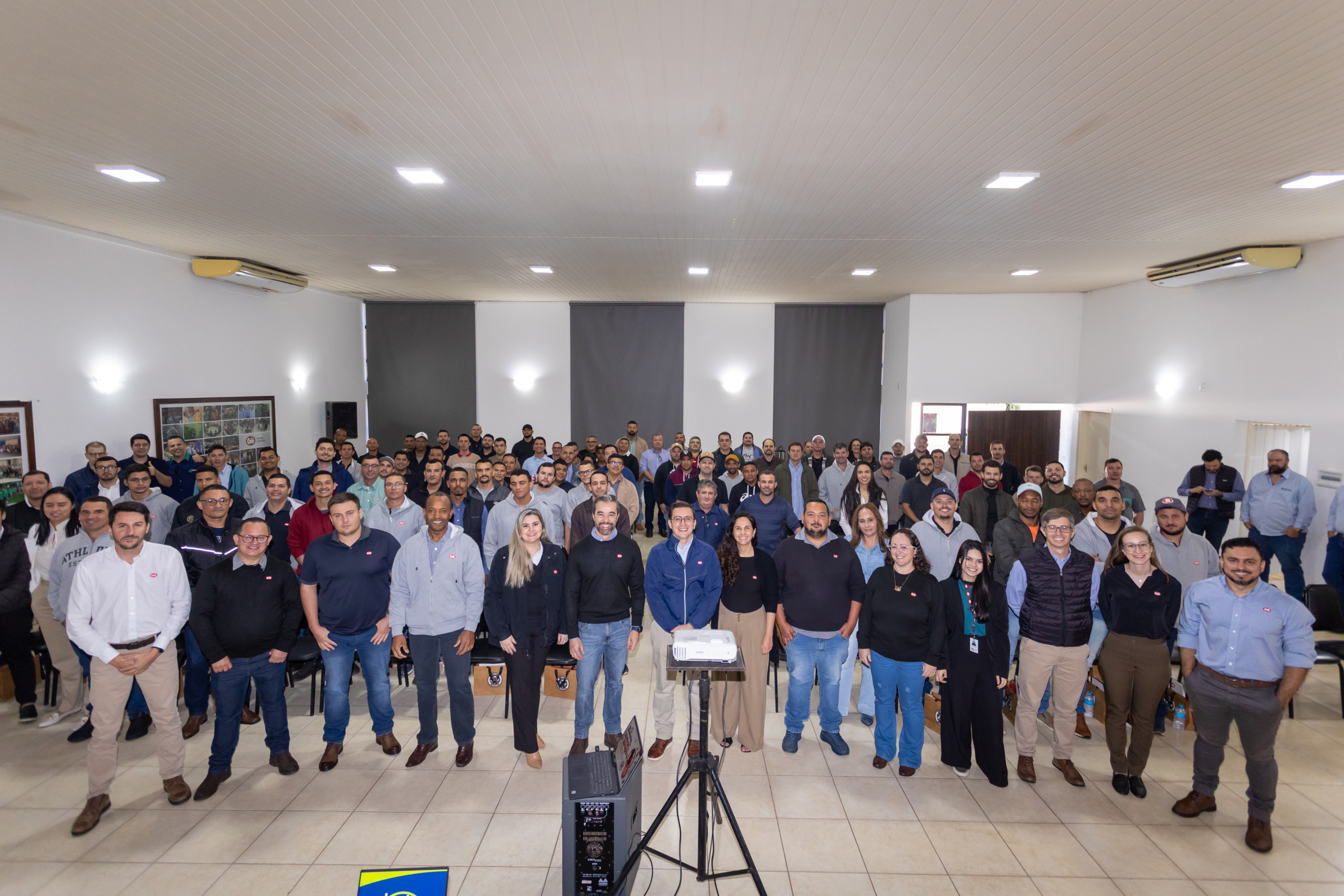 Cobb promove workshop interno e reforça importância do controle de pragas para biosseguridade Cobb promove workshop interno e reforça importância do controle de pragas para biosseguridade