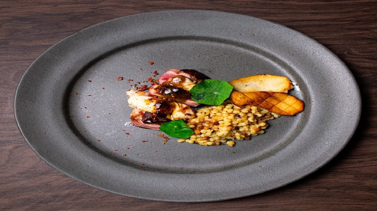 Sabe o que significa a combinação “Surf and Turf”? Confira essa receita de Surf and turf de pato com cavaquinha Sabe o que significa a combinação “Surf and Turf”? Confira essa receita de Surf and turf de pato com cavaquinha