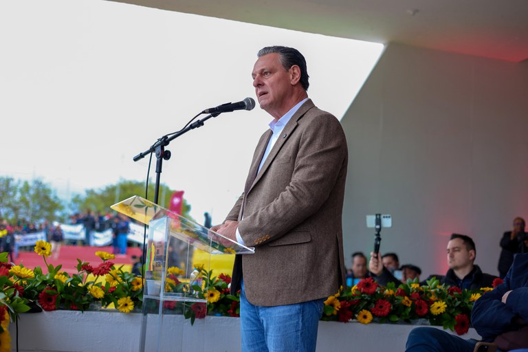 Governo destina R$ 12 bilhões para ajudar produtores rurais afetados por secas e enchentes