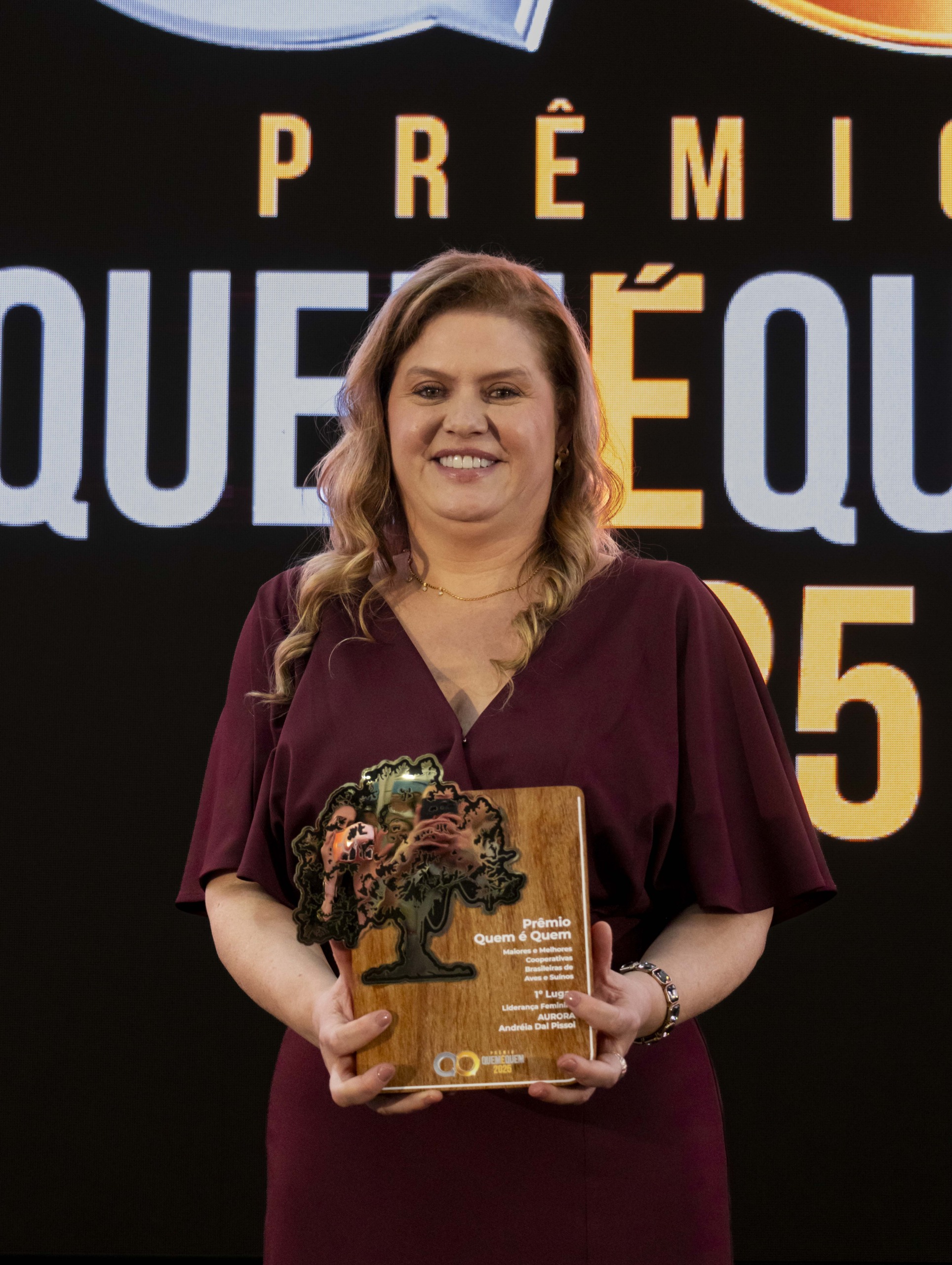 Andréia Dal Pissol da Aurora Coop conquista primeiro lugar na categoria “liderança Feminina” no Prêmio Quem é Quem 2025