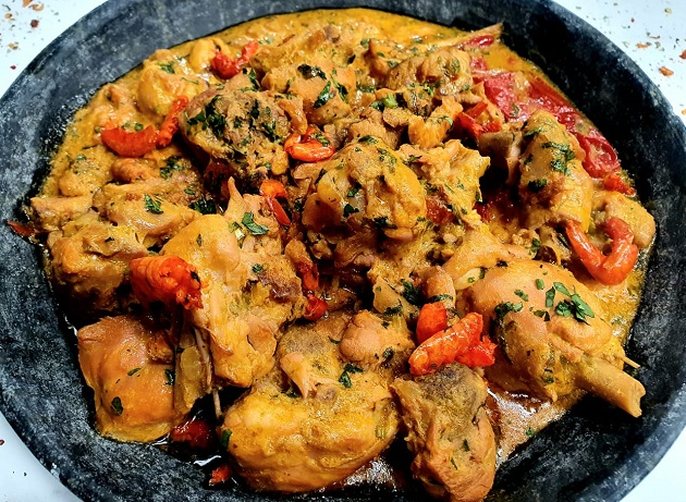 Aprenda a preparar xinxim de galinha cremoso e cheio de tempero