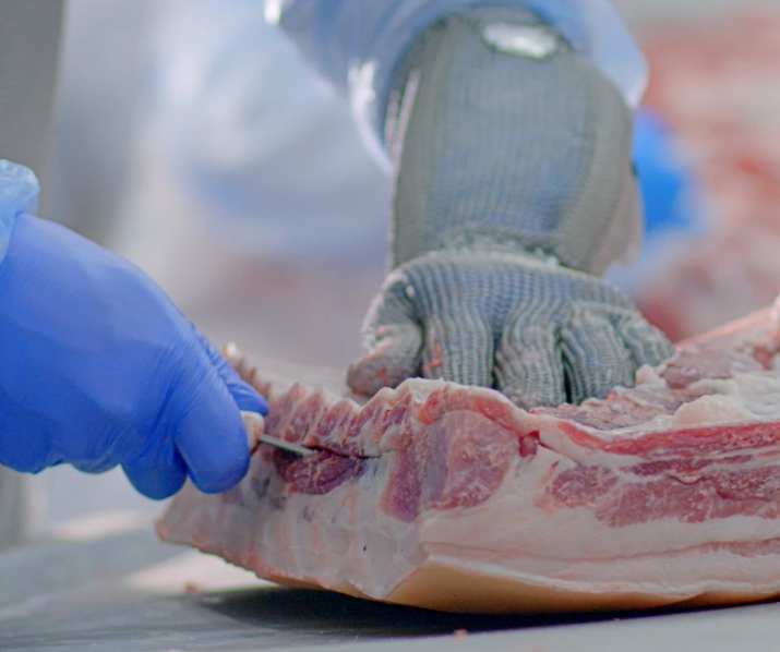 Produção global de carne suína cresce levemente e atinge 117 milhões de toneladas