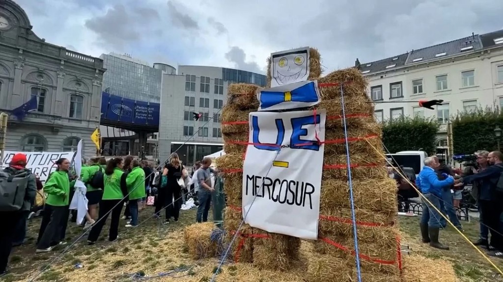 Bruxelas volta a ser palco de protestos contra o Acordo Mercosul–União Europeia