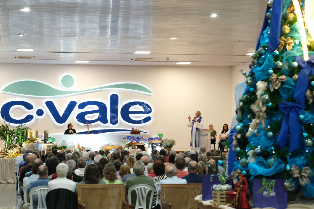 Confraternização de lideranças da C.Vale reúne cooperados em Palotina (PR) Confraternização de lideranças da C.Vale reúne cooperados em Palotina (PR)