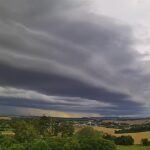 Frente fria traz alerta de temporais e granizo ao Sul