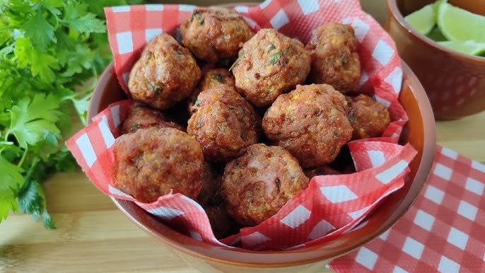 Faça em casa: Receita de bolinho tailandes de porco