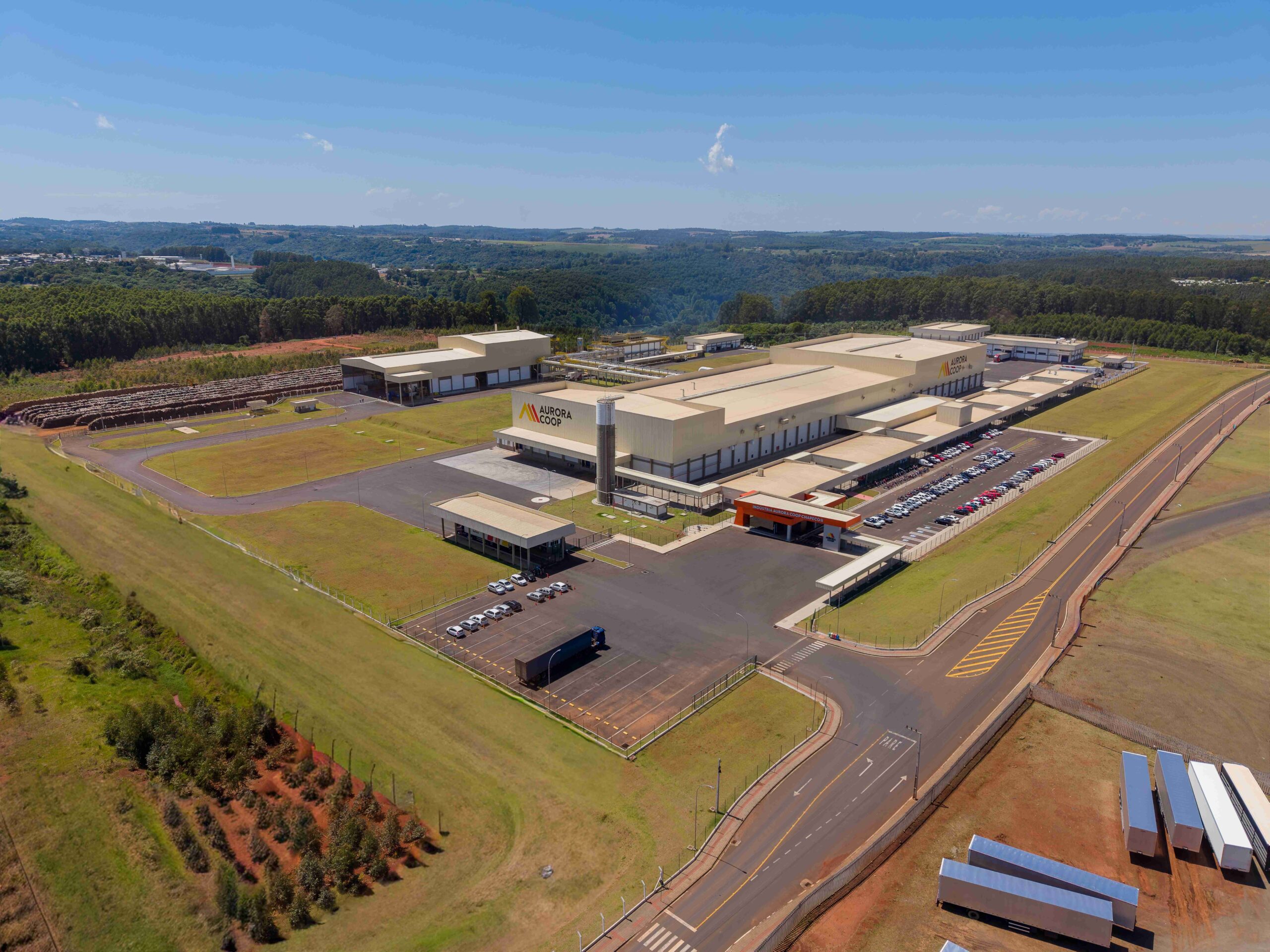 Aurora Coop movimenta R$ 27 bilhões na economia e gera 3,5 mil empregos em 2025