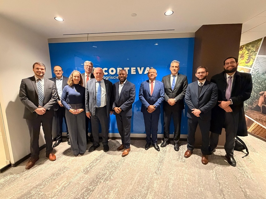 CNA debate políticas agrícolas e seguro rural em missão técnica nos EUA