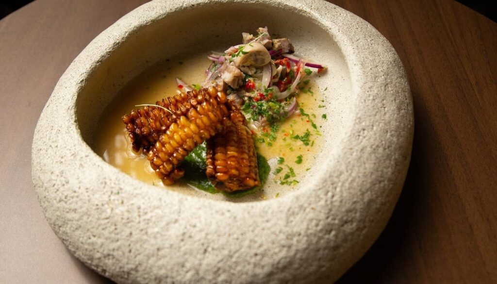 Ceviche de pé de porco com ostras e leche de tigre é delicioso! Confira Ceviche de pé de porco com ostras e leche de tigre é delicioso! Confira