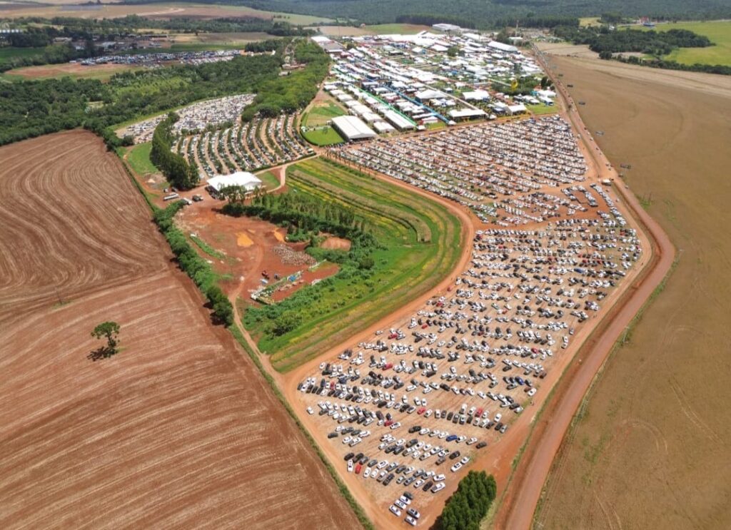 Dia histórico no Show Rural: 115 mil visitantes e cobertura exclusiva da Gessulli Agrimídia direto de Cascavel
