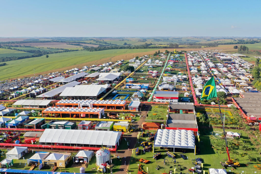 Segundo dia do Show Rural Coopavel 2026 reúne 98.336 visitantes e amplia debates estratégicos do agro