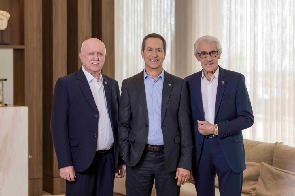 Vice-Presidente de agronegócios Marcos Antonio Zordan. Presidente Neivor Canton e Secretário Romeo Bet