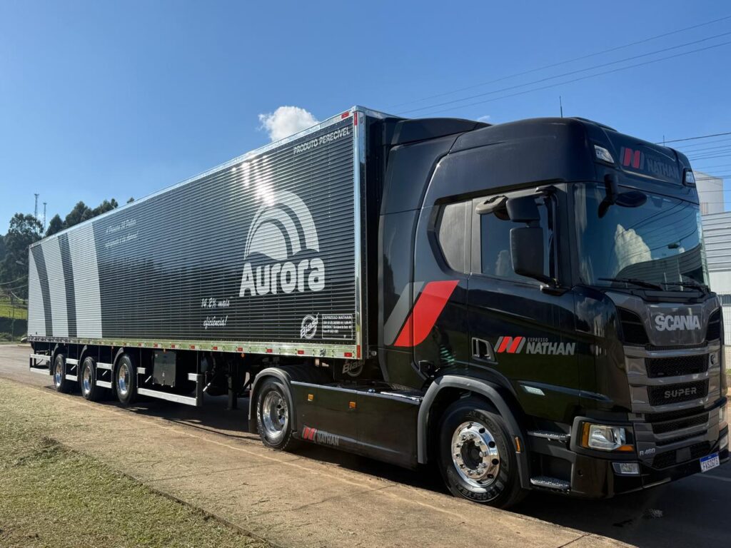 Aurora Coop lança carreta frigorífica inédita no Brasil e amplia eficiência logística em 14,2%