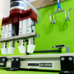 Automação: robô inspirado em movimentos humanos avança no processamento de frangos