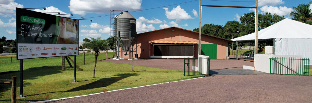 Avicultura no Paraná: aviário escola modernizado amplia capacitação e fortalece produção regional Avicultura no Paraná: aviário escola modernizado amplia capacitação e fortalece produção regional