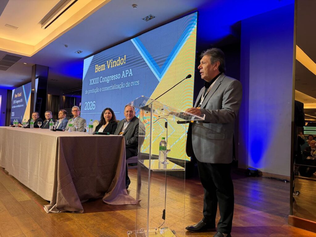 Consumo de ovos, mercado de grãos e influenza aviária marcam o primeiro dia do Congresso APA 2026