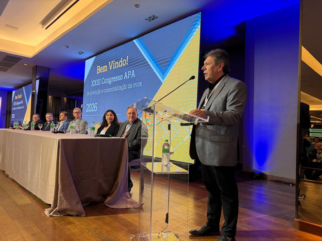 Consumo de ovos, mercado de grãos e influenza aviária marcam o primeiro dia do Congresso APA 2026 Consumo de ovos, mercado de grãos e influenza aviária marcam o primeiro dia do Congresso APA 2026