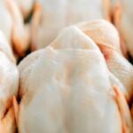 Preço do frango cai 5,2% em março e atinge menor nível desde 2023