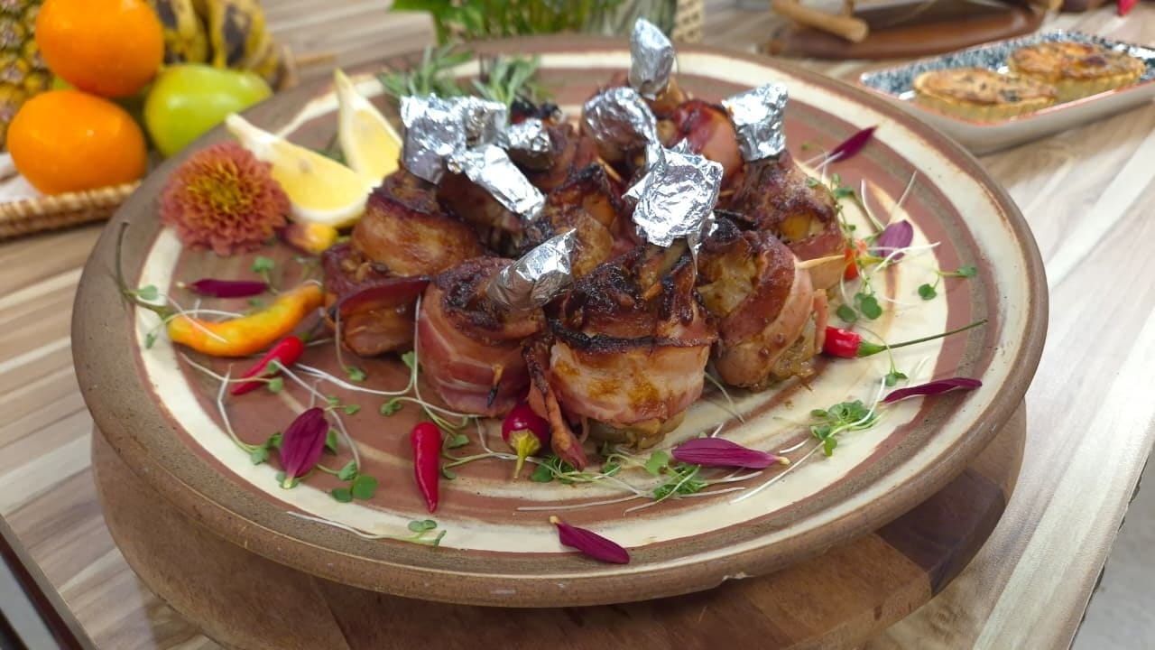 Receita fácil: Medalhão de frango e bacon glaceado