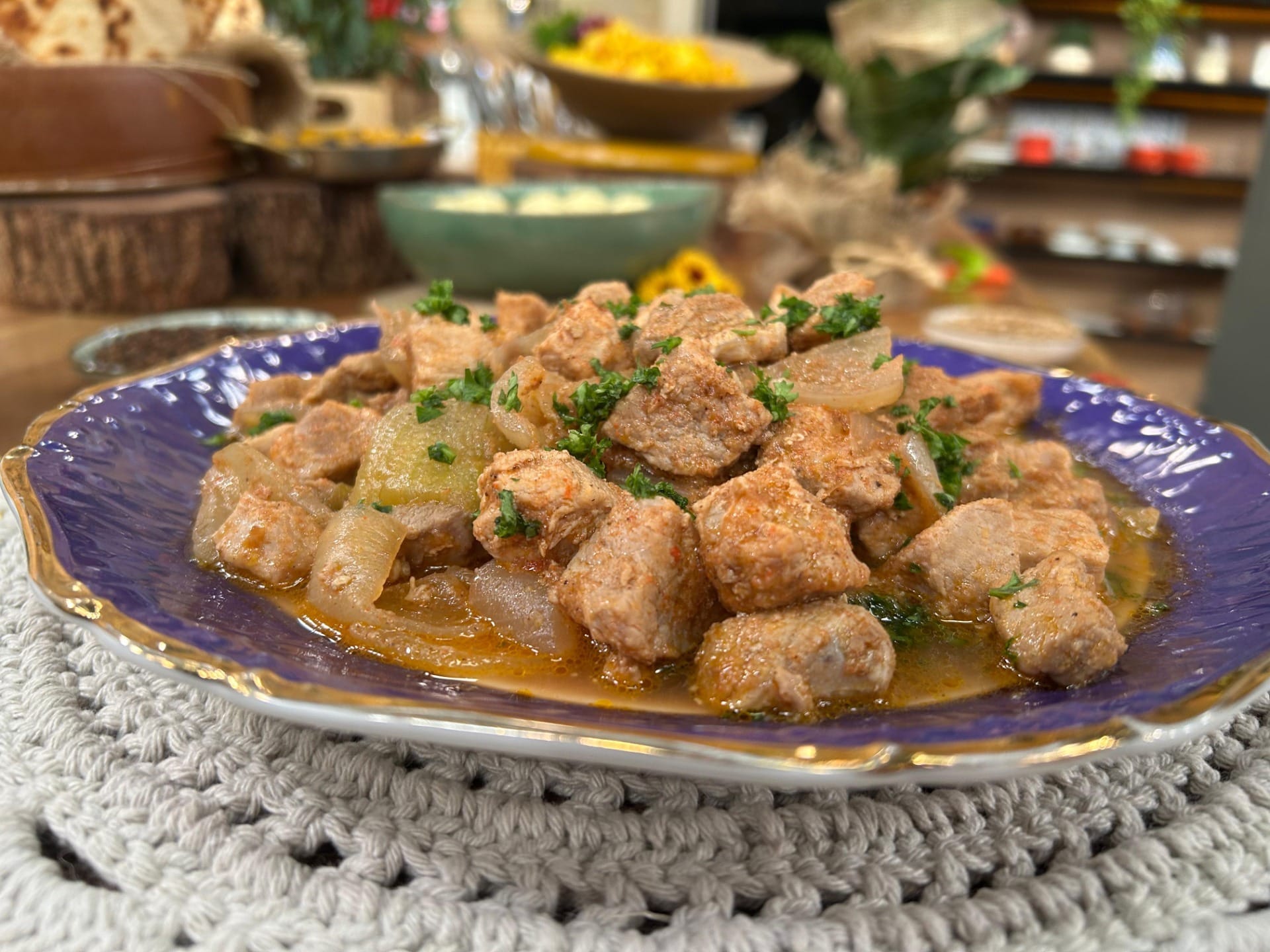 Confira esta deliciosa receita de cozido de carne de porco, conhecido como “rogan josh” Confira esta deliciosa receita de cozido de carne de porco, conhecido como “rogan josh”
