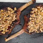 Mix de sabores: Prime rib de porco com geleia de tucupi, tangerina e nozes