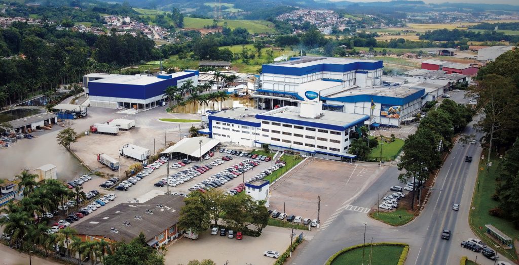 Pamplona Alimentos alcança frota 100% modernizada e eleva padrão de bem-estar animal no transporte de suínos