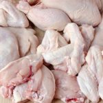 Preço do frango resfriado sobe 6,6% em abril na Grande São Paulo e ganha competitividade frente à carne bovina