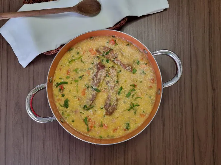 Receita: Canjiquinha mineira com costelinha e bacon