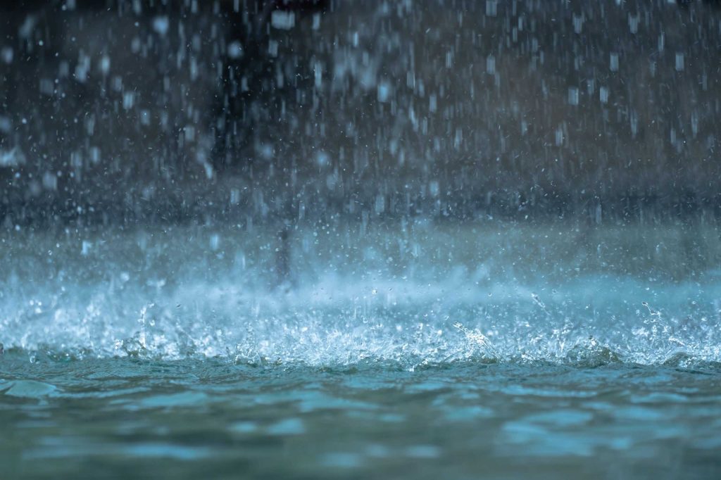 Frente fria provoca temporais no Sul e amplia áreas de chuva pelo país