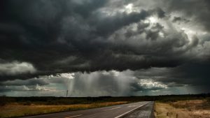 Chuva e temporais voltam ao Sul, enquanto seca e calor predominam no interior do país