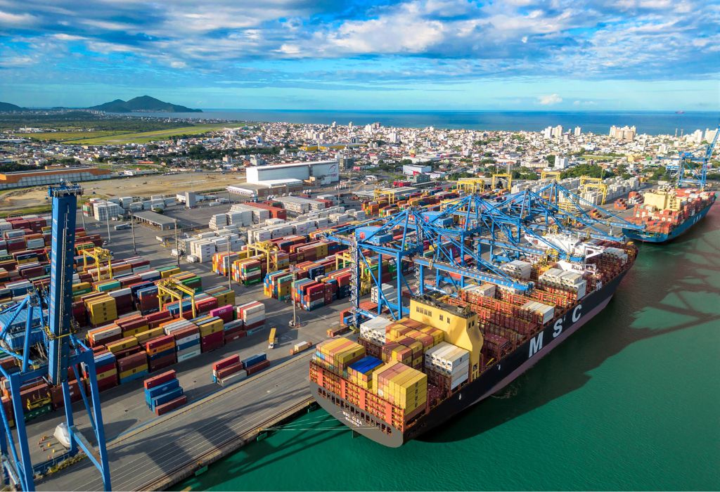 Cooperativismo amplia presença externa e sustenta exportações em SC