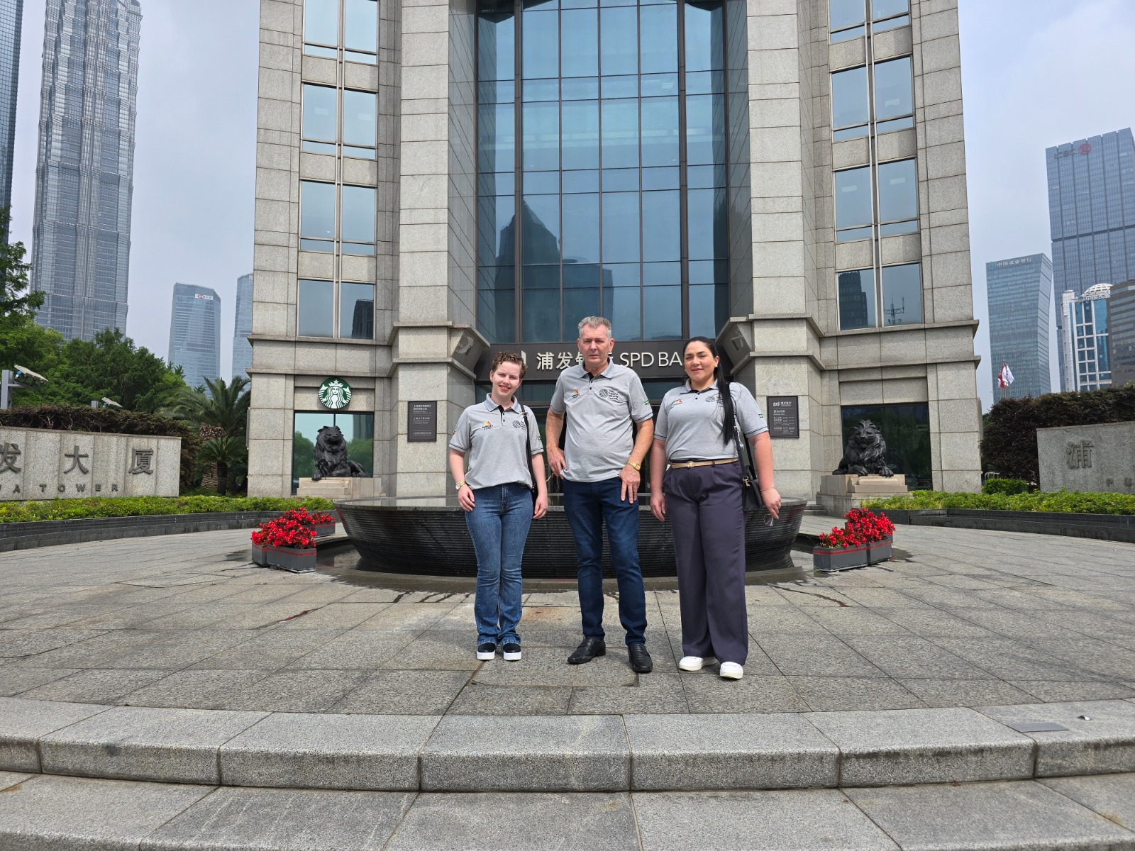 Viagem à China revela dimensão global da Aurora Coop a produtores e colaboradores Viagem à China revela dimensão global da Aurora Coop a produtores e colaboradores