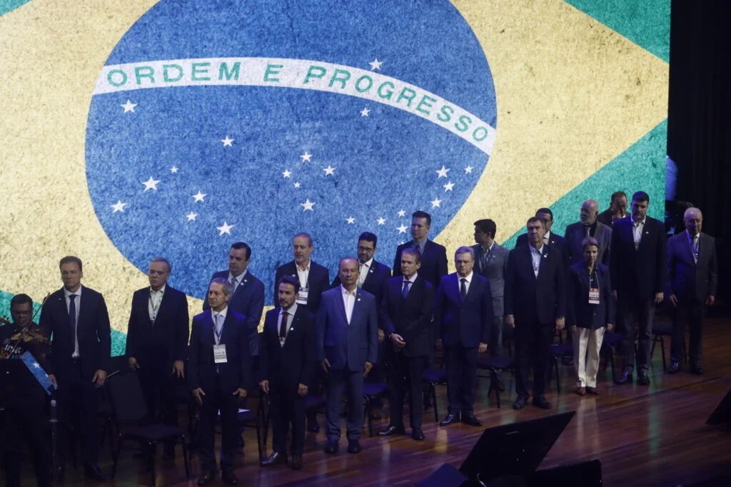 Avicultura Industrial cobre o SIAVS 2026 e antecipa pauta de capa sobre mercado global
